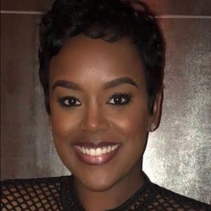 Meet your Posher, Janai